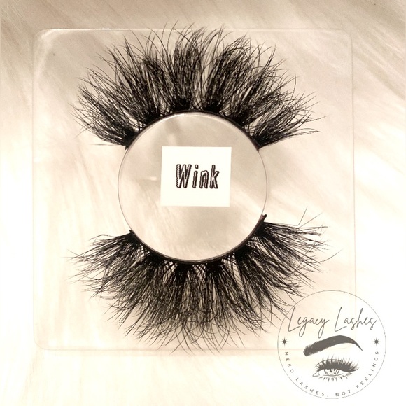 Wink - Soft & Sexy Fluffy Lashes 🫦 - Picture 3 of 3